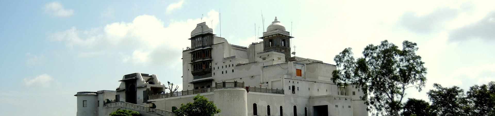Udaipur Taxis Service